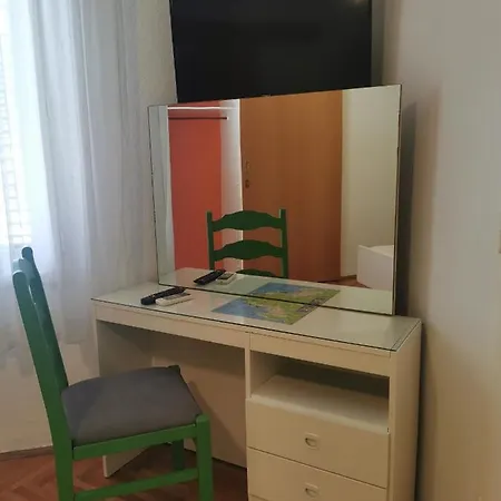 Apartment Apartman Tudor Kuzma